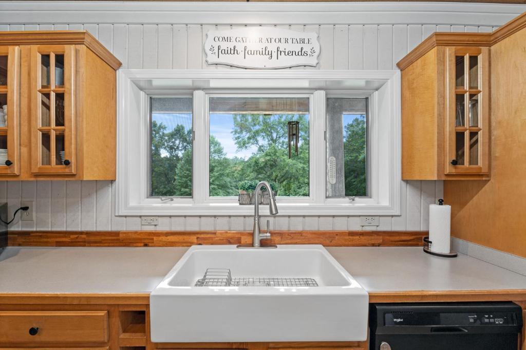 Refuge Ranch Retreat Log Cabin Lake 53+ Acres Locust Grove Exteriér fotografie